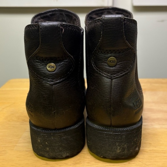 UGG Bonham Womens 8 Brown Leather Chelsea Boot Slip On Shearling Sheepskin Lined - Picture 4 of 8